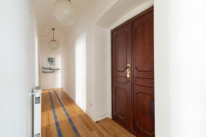 Vittorio Emanuele Large Apartment - image 27