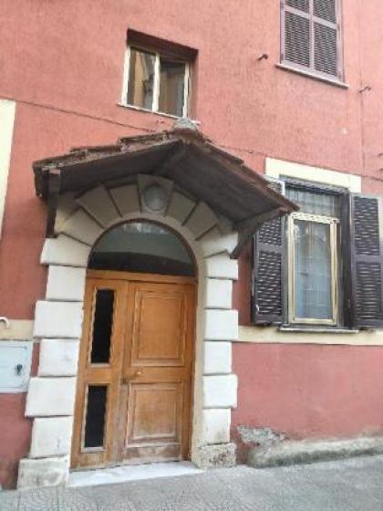 Rome House near Basilica San Pietro  - image 8