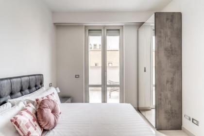 The Roof Luxury Penthouse Corso - image 25