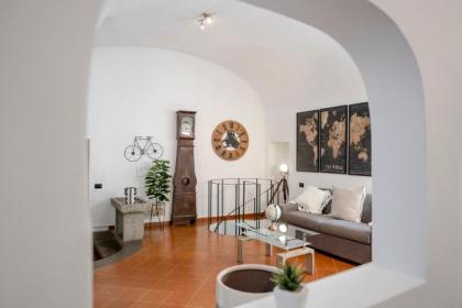 Home d'Elite Trevi Fountain - image 26