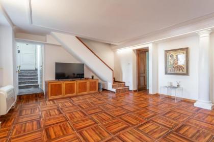 Trastevere San Calisto 3 BDR Apartment - image 29