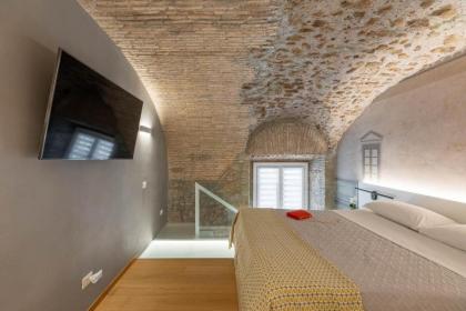 iFlat Glass and Stone Loft - image 20