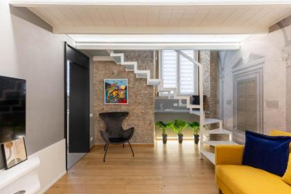 iFlat Glass and Stone Loft - image 27