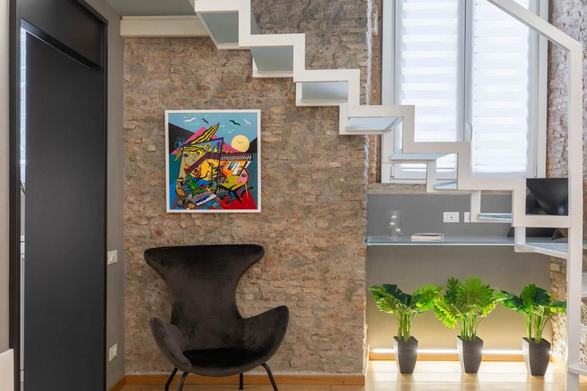 iFlat Glass and Stone Loft - image 4