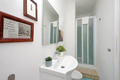 Monti Spacious Apartment 2 - image 28