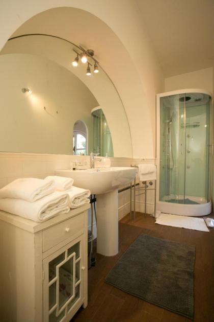 Your Prestigious Penthouse at the Spanish Steps - image 23