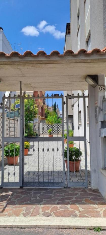 A&M house - image 23