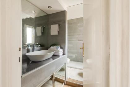 Trilussa Luxury Penthouse - image 22