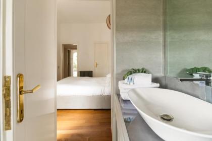 Trilussa Luxury Penthouse - image 24