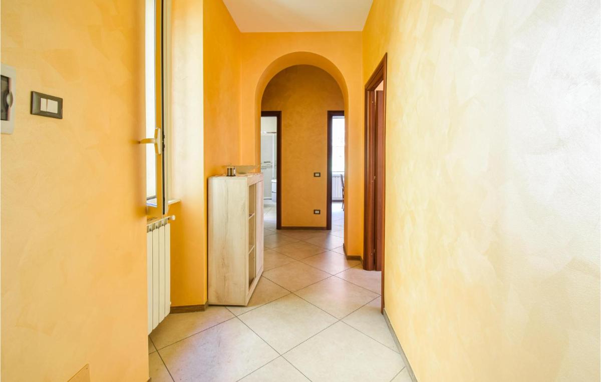 Awesome Apartment In Roma With Wifi And 2 Bedrooms - image 7