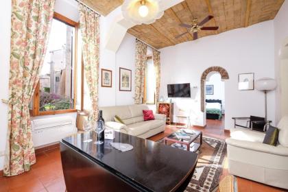Trastevere Charming Retreat on Cobblestone Street Rome 