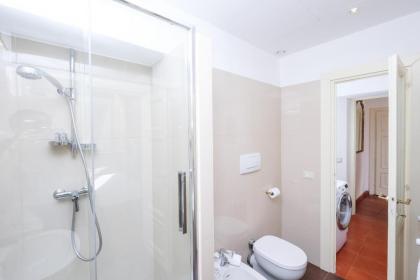Trastevere Charming Retreat on Cobblestone Street - image 24