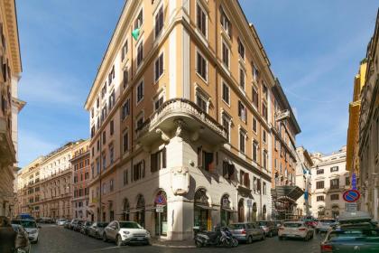 Beautiful Central Apt with Terrace and View - image 27