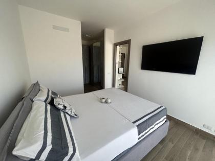 RED SKY APARTMENT - PORTA DI ROMA - image 24