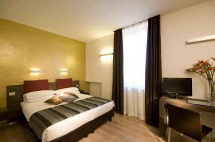 Trevi Hotel - image 15
