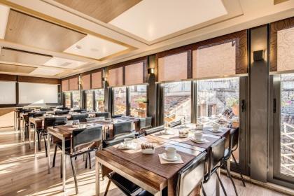 Trevi Hotel - image 2