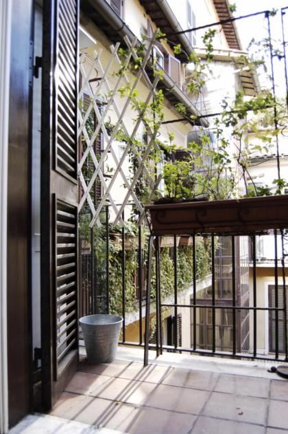 Pantheon Vita Apartment - image 25