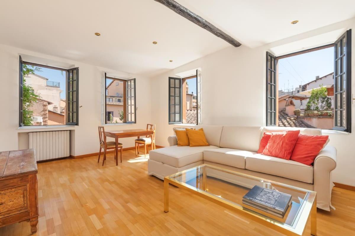 Piede Charming Apartment - main image