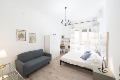 Lovely Apartment in Hip and Vibrant Pigneto - image 5