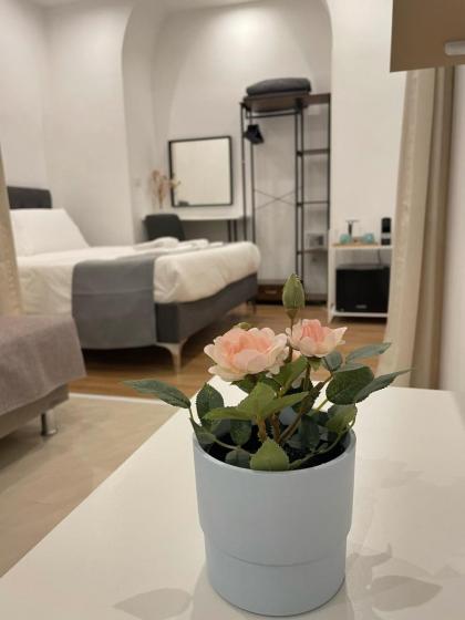 THE ROOM 115 - image 24