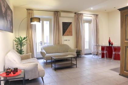 Domus Superior Banchi Nuovi - Navona Pl. - Pantheon