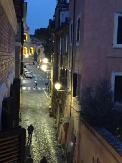 Graziosa Casa al Colosseo - image 30