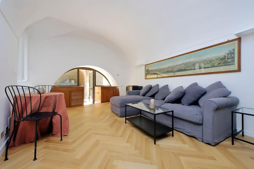 Pantheon Apartment with private terrace - main image