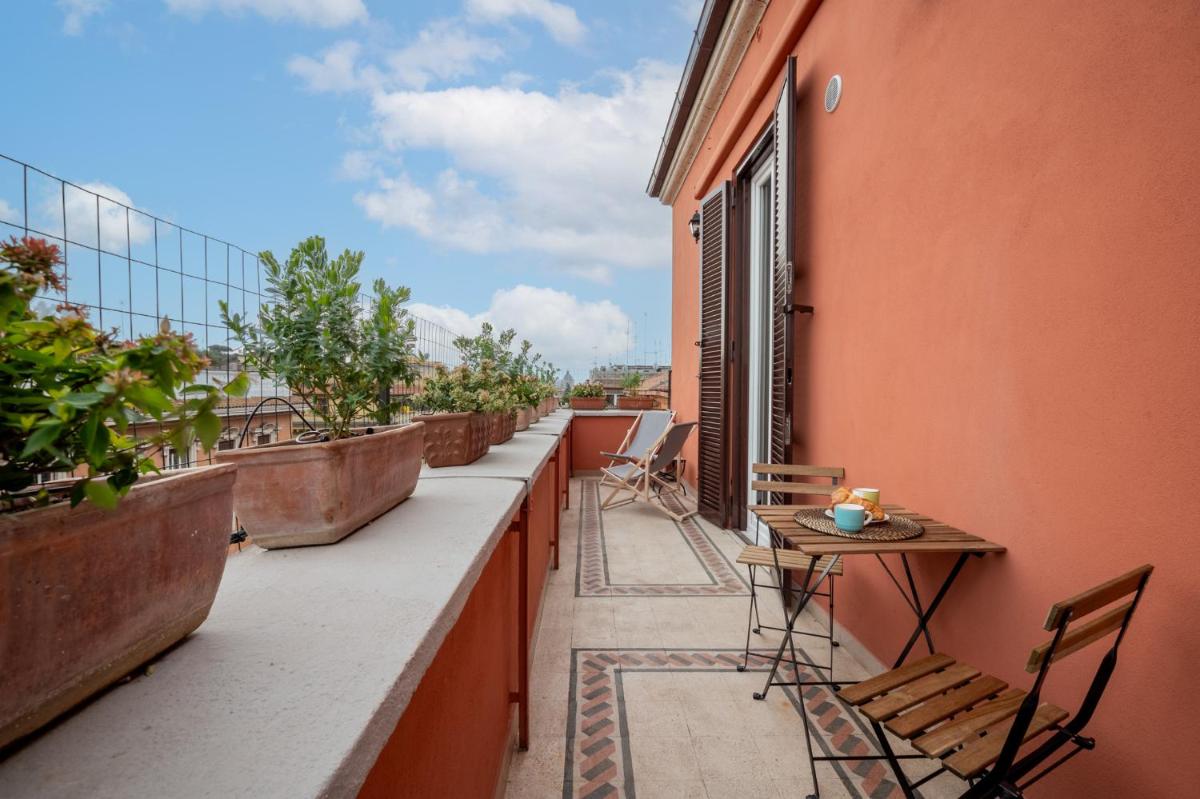 Top View Luxury apartment Piazza del Popolo - image 5
