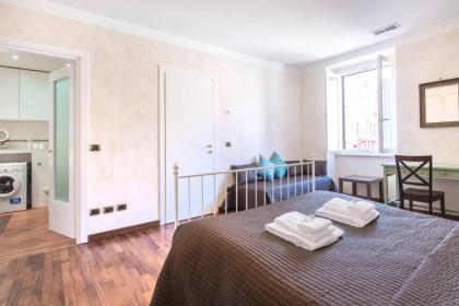 Rome Colosseum 4 Double Bedrooms - image 21