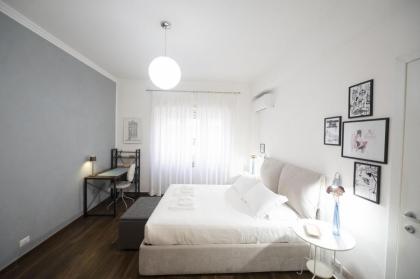 Lovely Design Apartment with Balcony - image 13