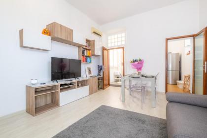 HT SUNNY1 bedroom Apartment by the Vatican