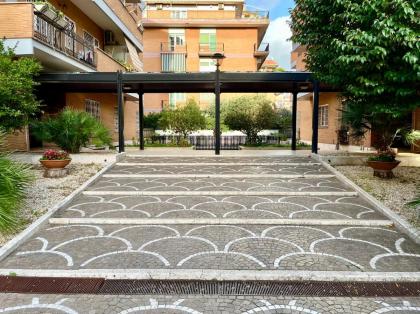 Acquedotti apartment with garden - image 27