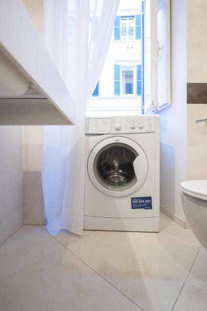 Spanish Steps Romantic Nest - image 22