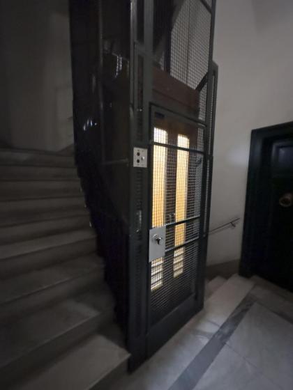 Spanish Steps Romantic Nest - image 25