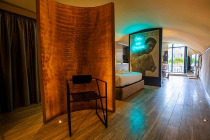 Navona Balcony Caden Suite