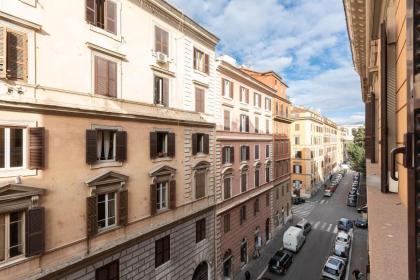 IRON Luxury Rooms - image 22