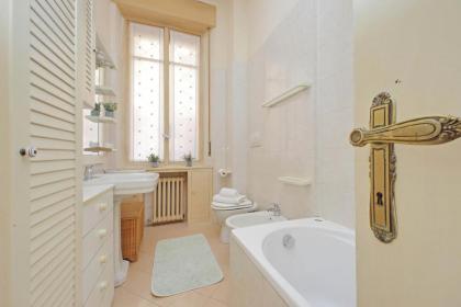 Spacious Parioli Apartment - image 29