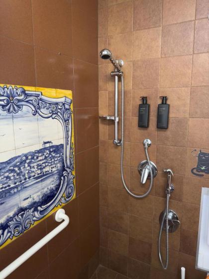 Trastevere 2 BR Cozy Apartment - image 21