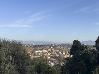 Trastevere 2 BR Cozy Apartment - image 28